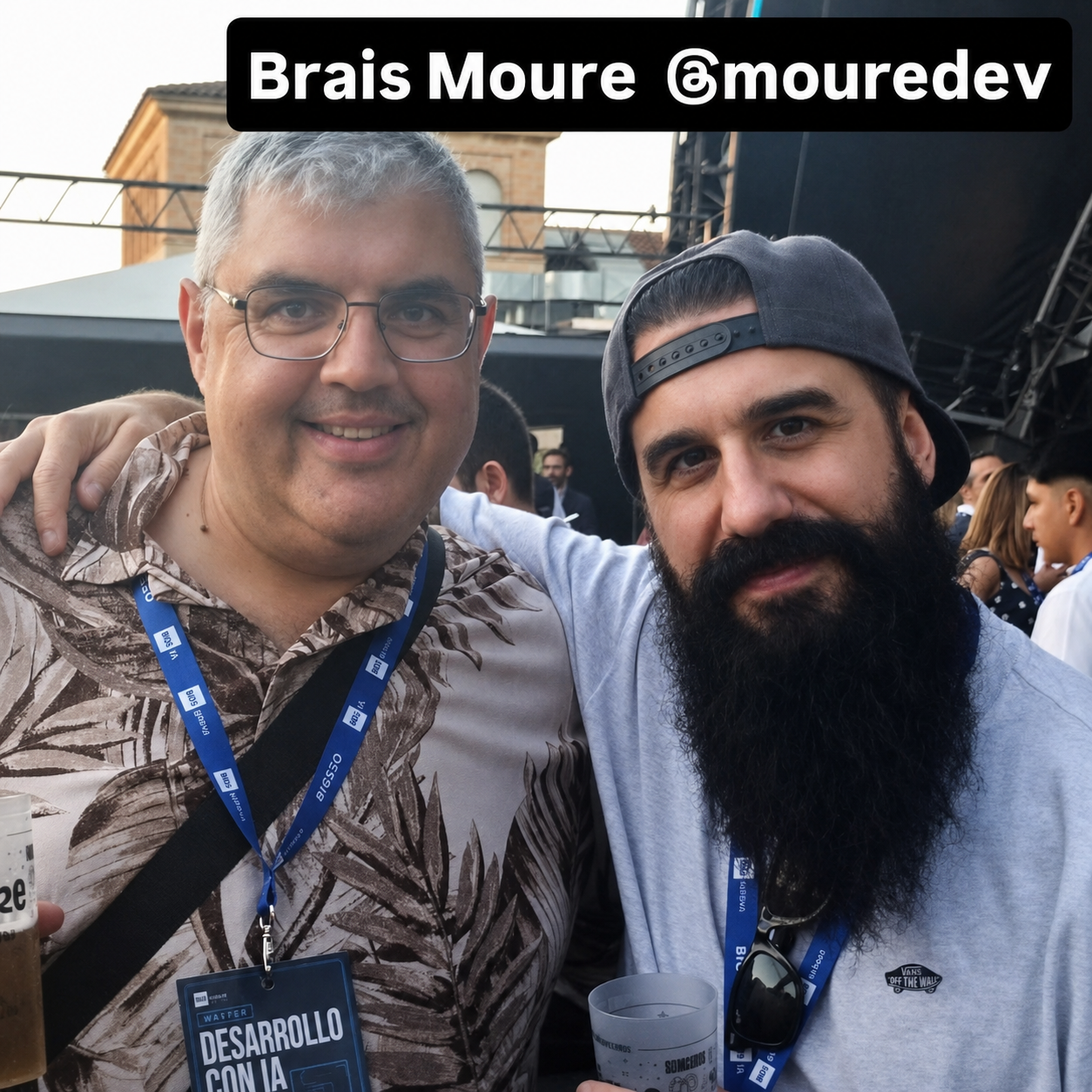 David Rodríguez de Virtual Year junto a Brais Moure en un evento tecnológico